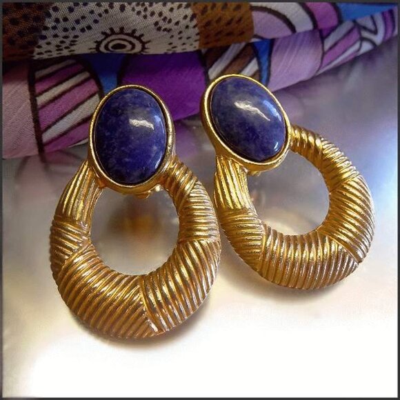 Elegant Lapis Lazuli Gold Hoop 1980s Vintage Earrings 15142 - Picture 2 of 6